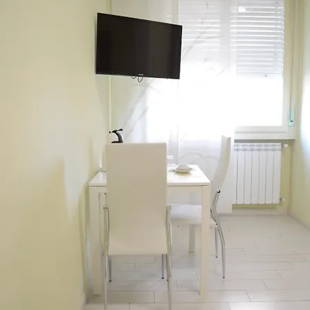 Casa Aurora לינה וארוחת בוקר 3*