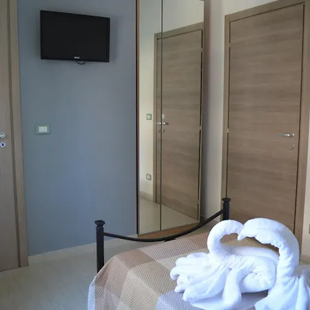 לינה וארוחת בוקר Casa Aurora